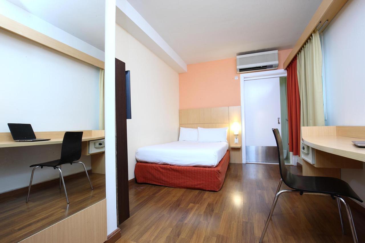Ibis Buenos Aires Obelisco Hotel Buitenkant foto