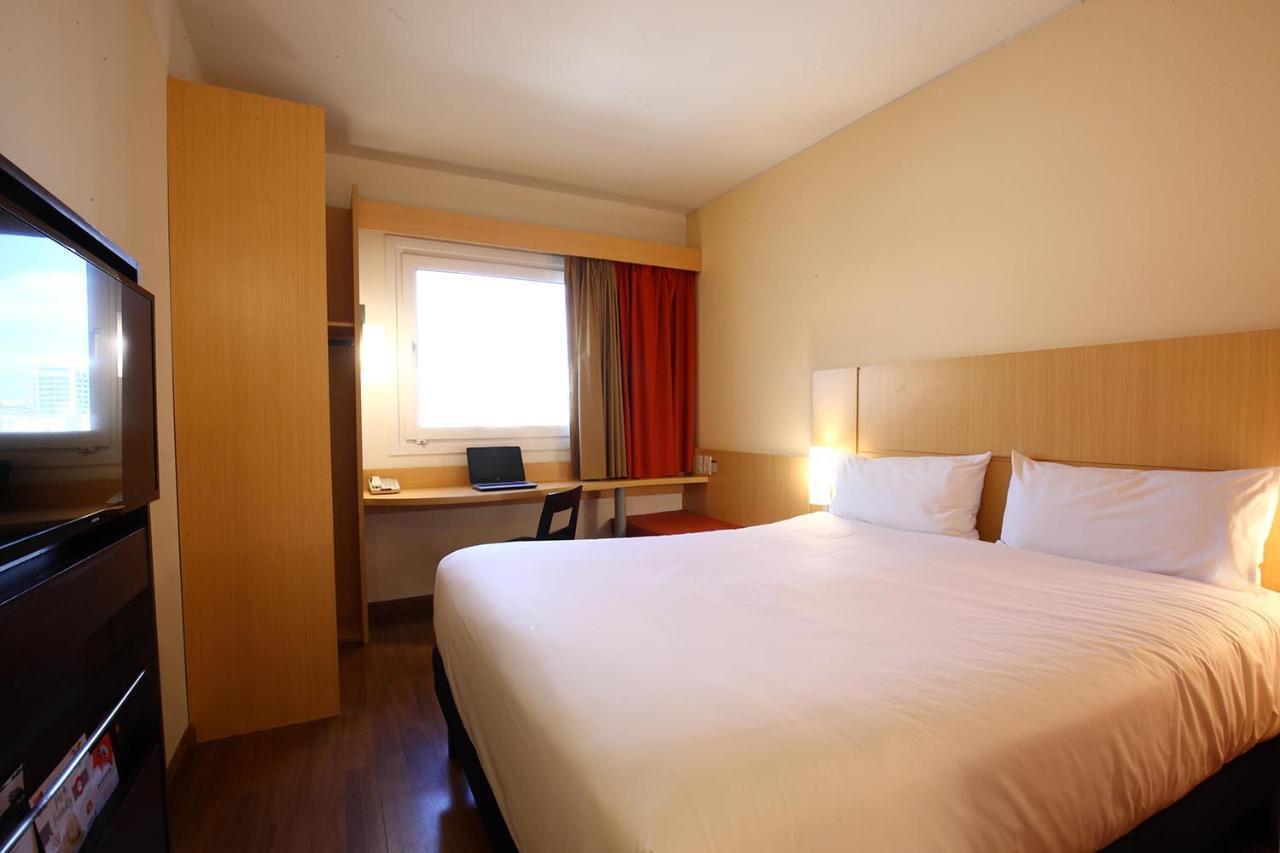 Ibis Buenos Aires Obelisco Hotel Buitenkant foto