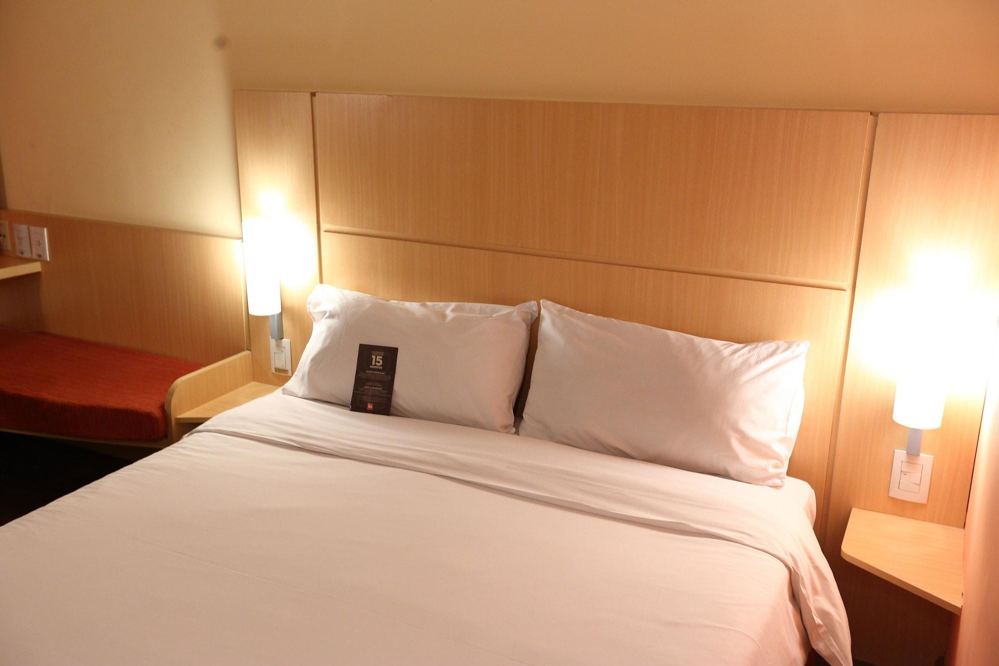 Ibis Buenos Aires Obelisco Hotel Buitenkant foto