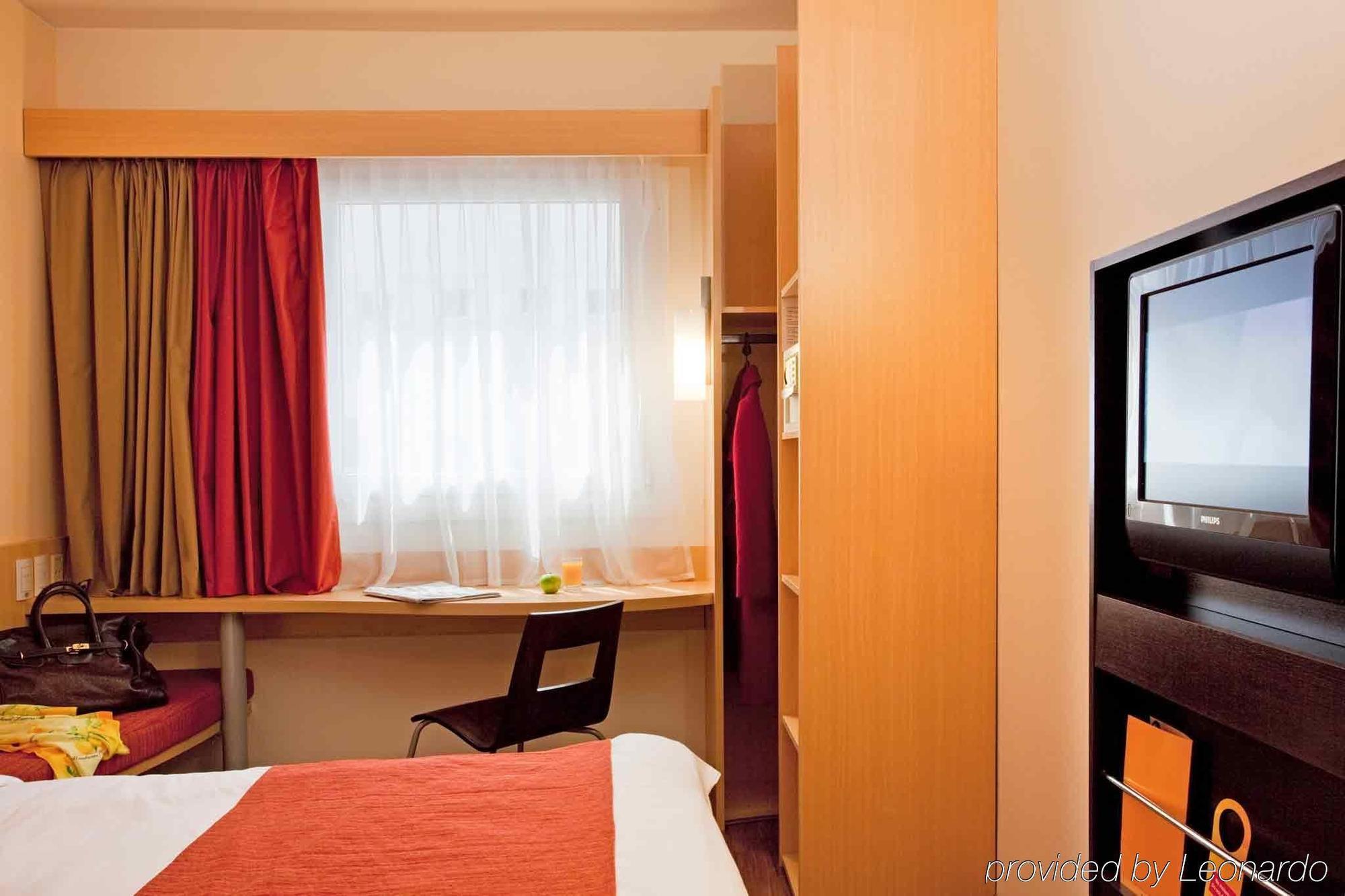 Ibis Buenos Aires Obelisco Hotel Buitenkant foto