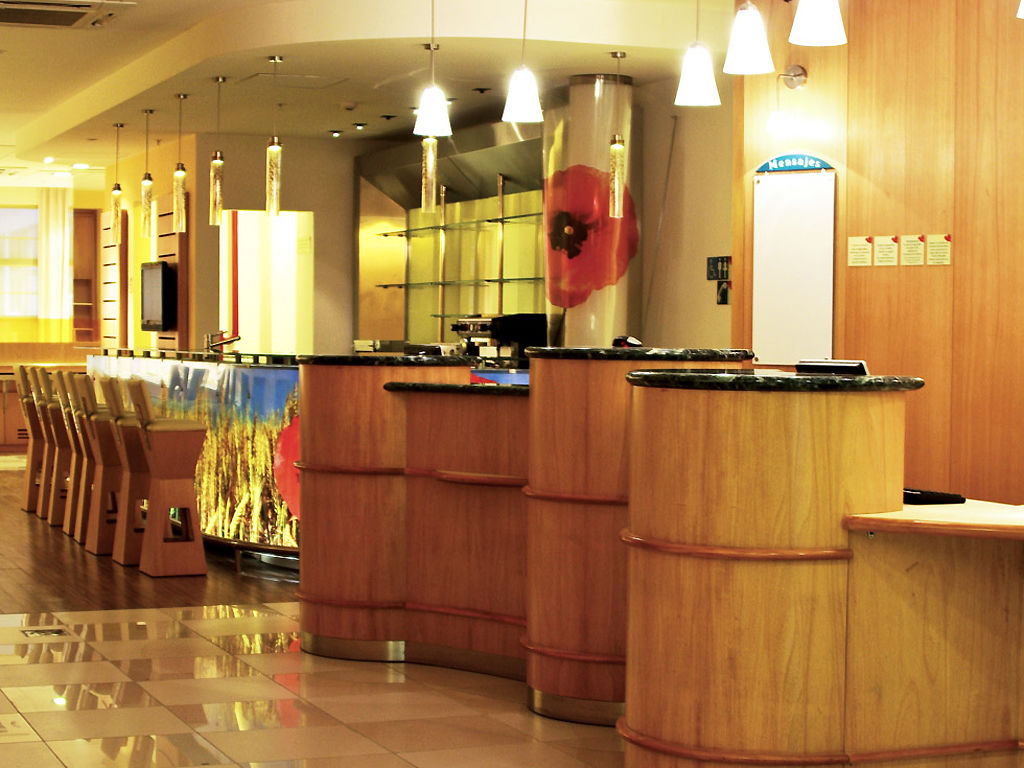 Ibis Buenos Aires Obelisco Hotel Buitenkant foto